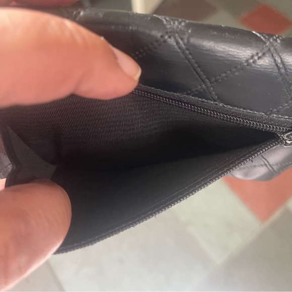 🔥 Chanel 🔥
Timeless/Classique leather wallet - Picture 9 of 12